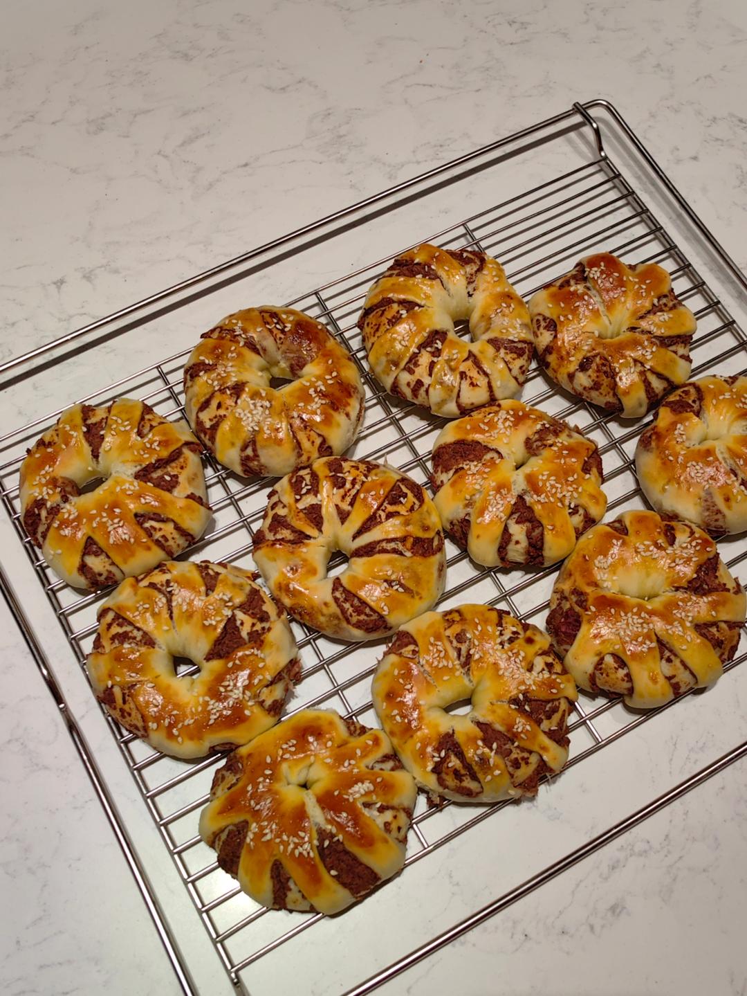 好吃到哭的豆沙圈面包‼️万能餐包方子 速速收藏