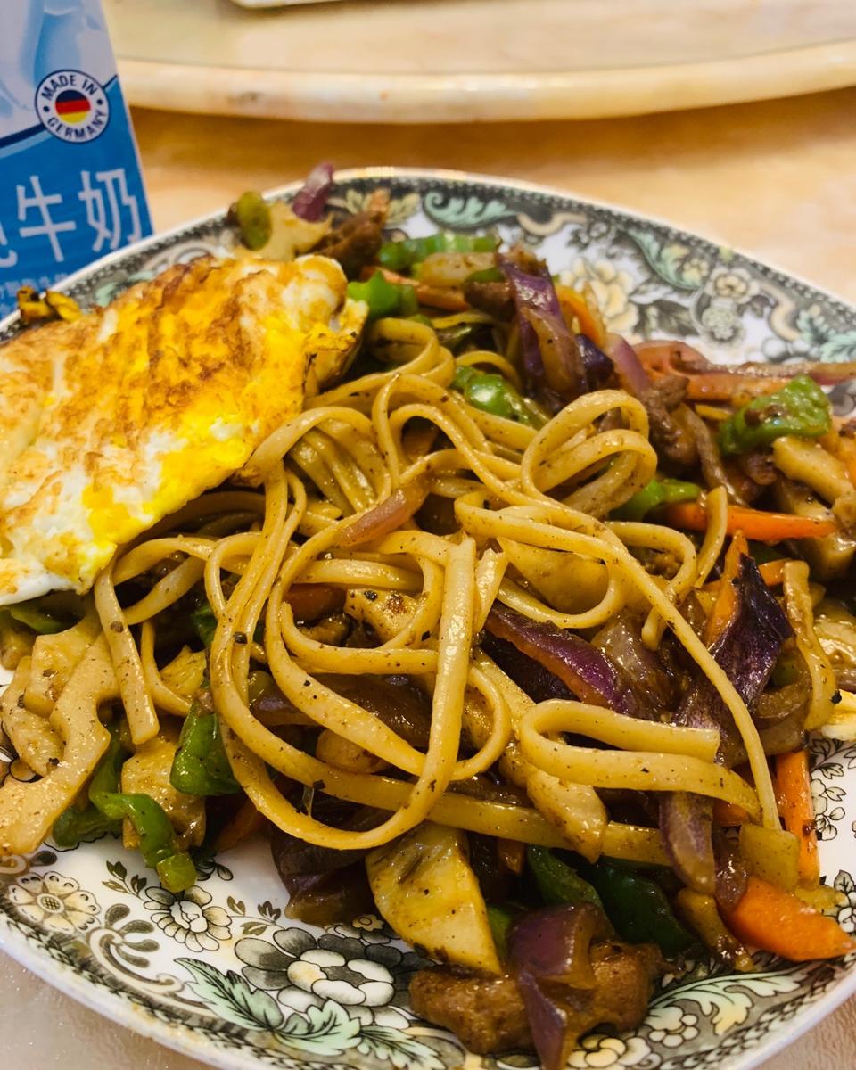 黑椒牛柳炒意面