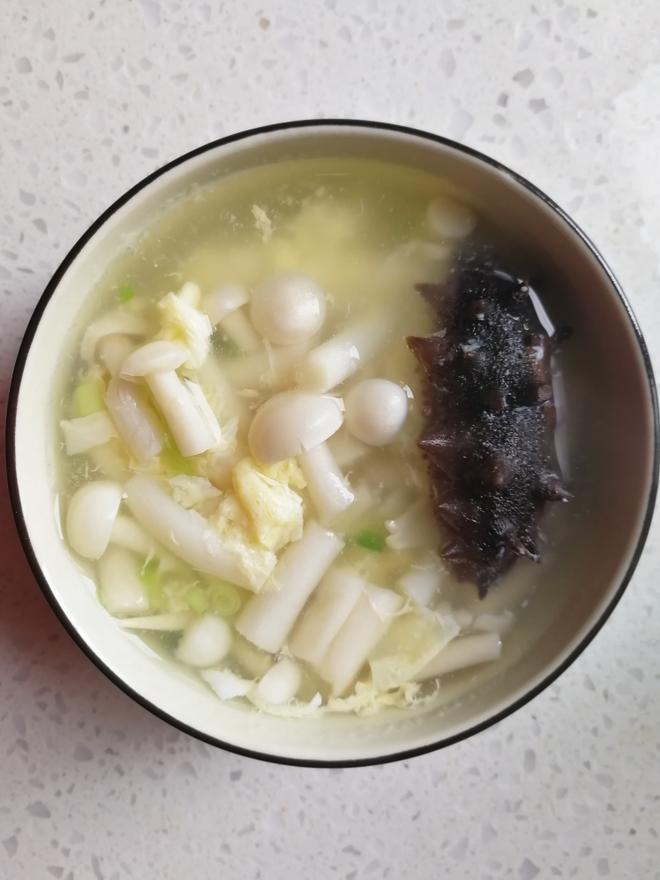 海鲜菇海参蛋花汤的做法