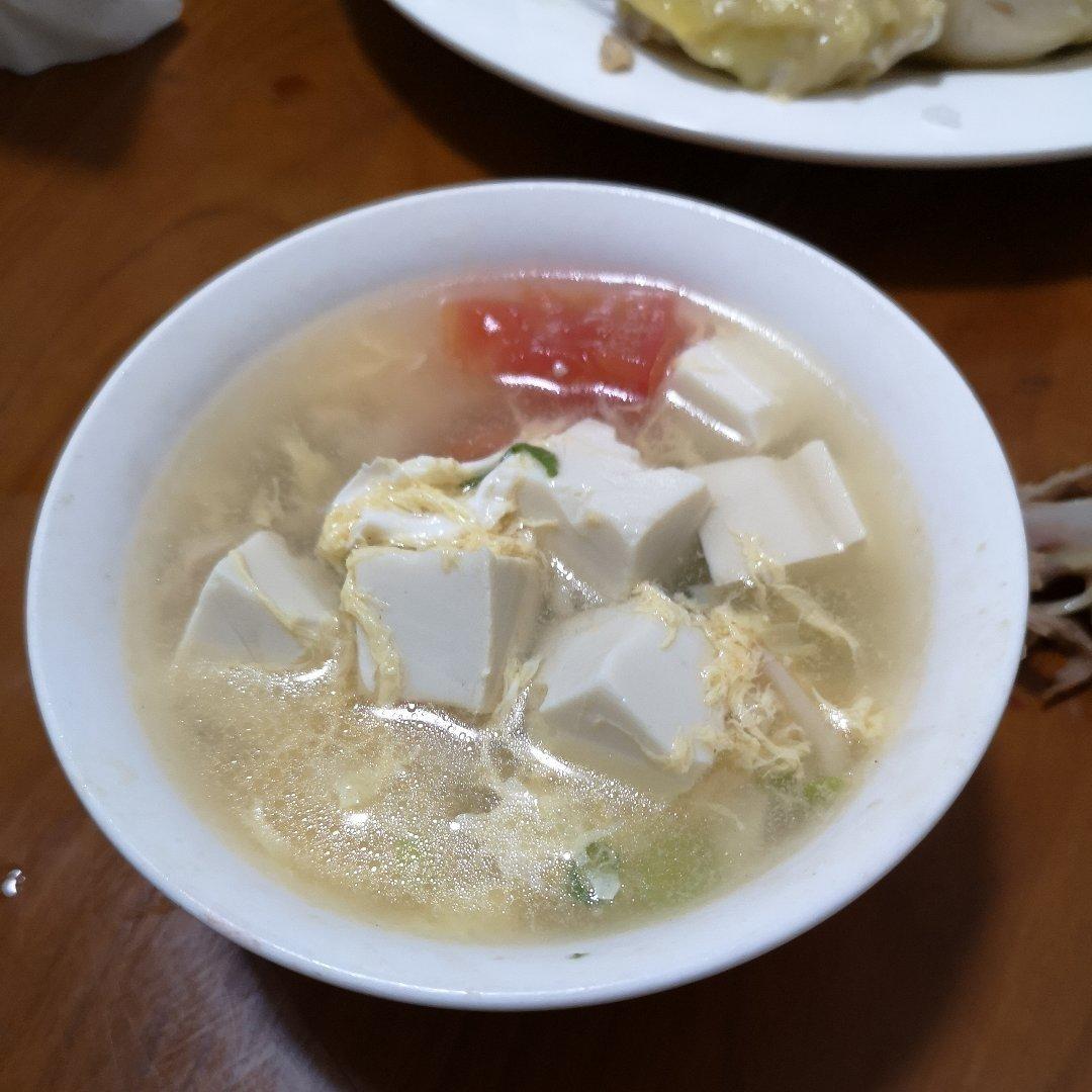 鲜掉眉毛的菌菇豆腐汤