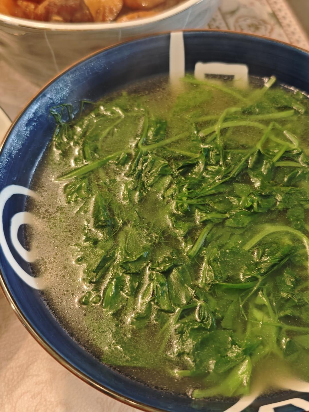 鸡汤蘑菇豌豆尖