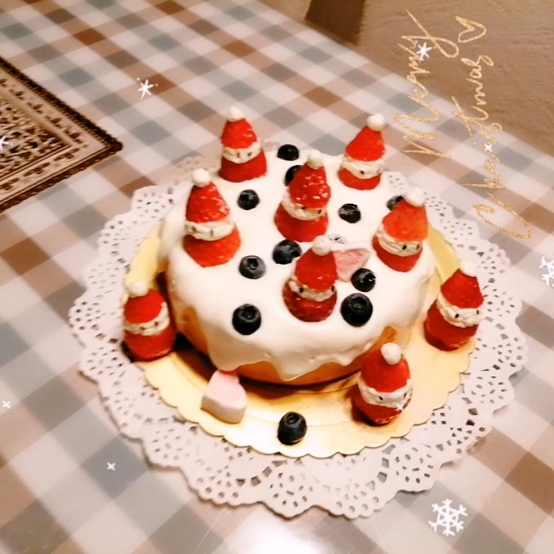 圣诞雪人草莓蛋糕
