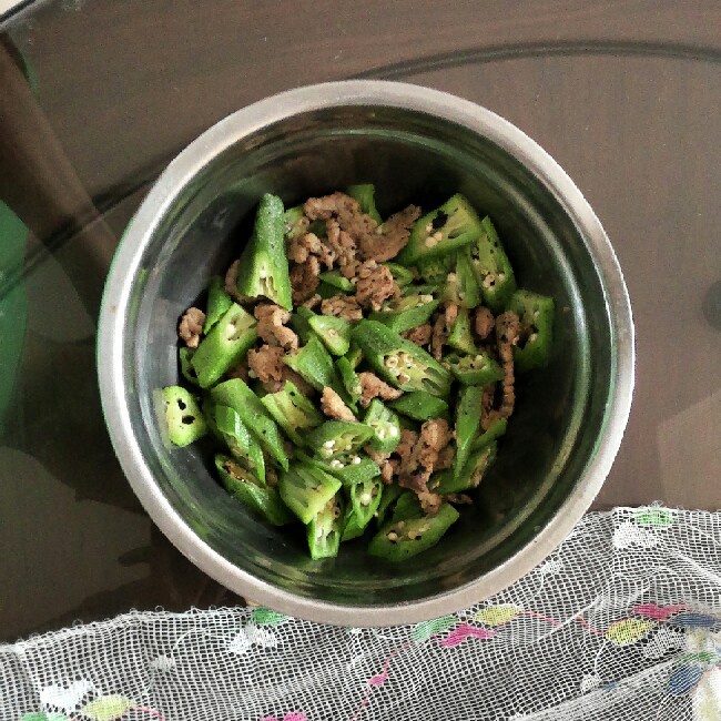 秋葵炒肉丝