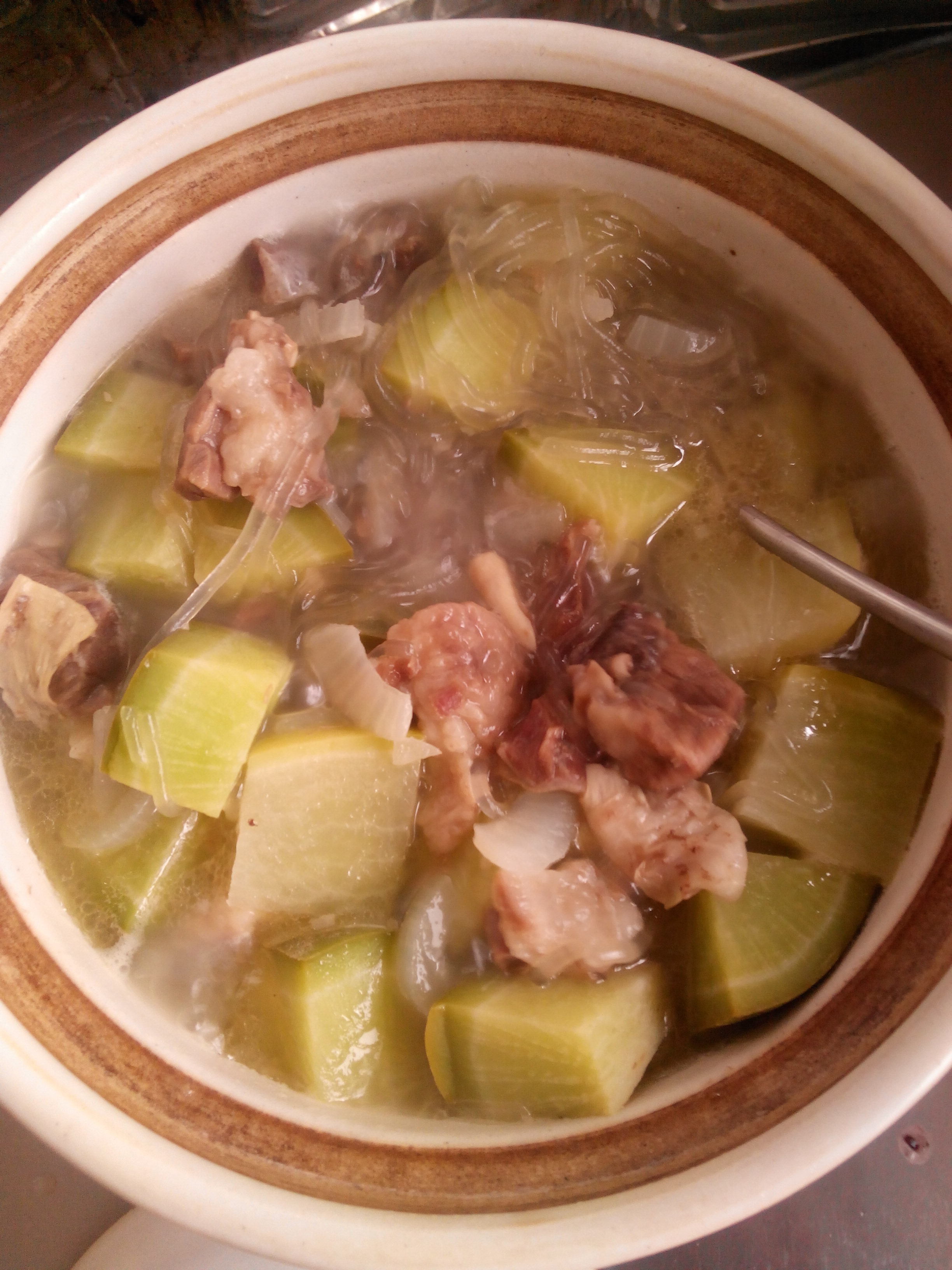 清炖白萝卜牛腩汤