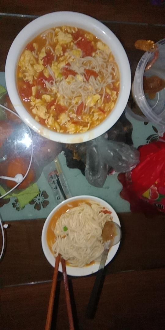 十分钟搞定的「西红柿鸡蛋汤面」