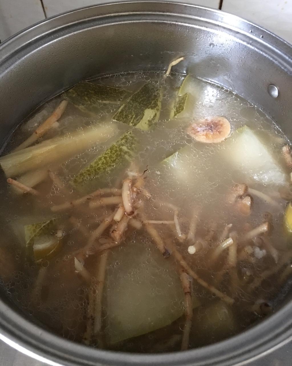 冬瓜鱼腥草扇骨汤