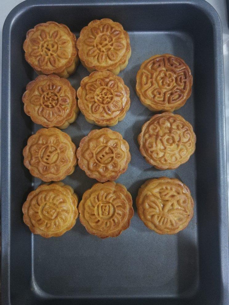 广式月饼—蛋黄莲蓉月饼