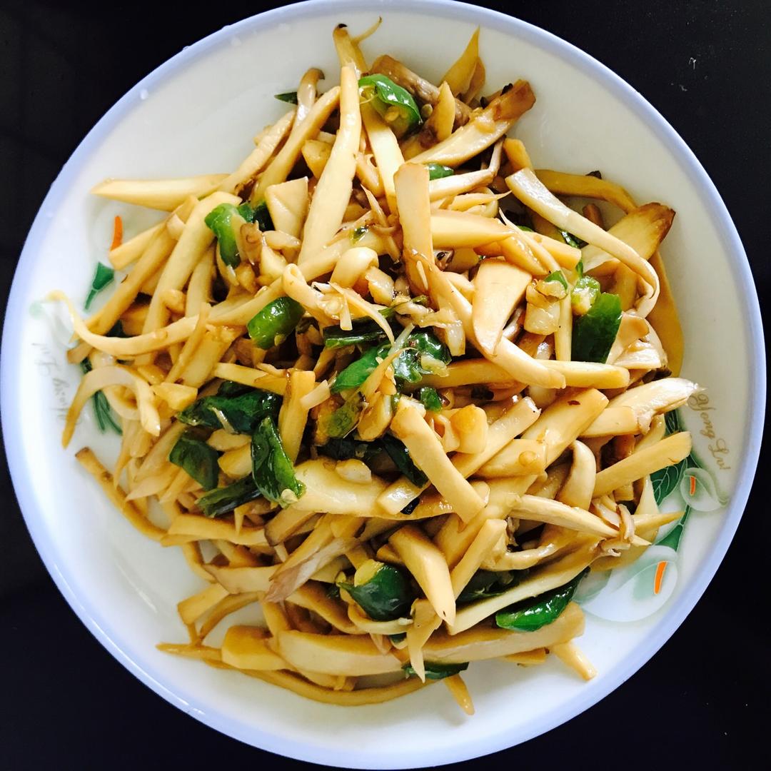 青椒素炒杏鲍菇