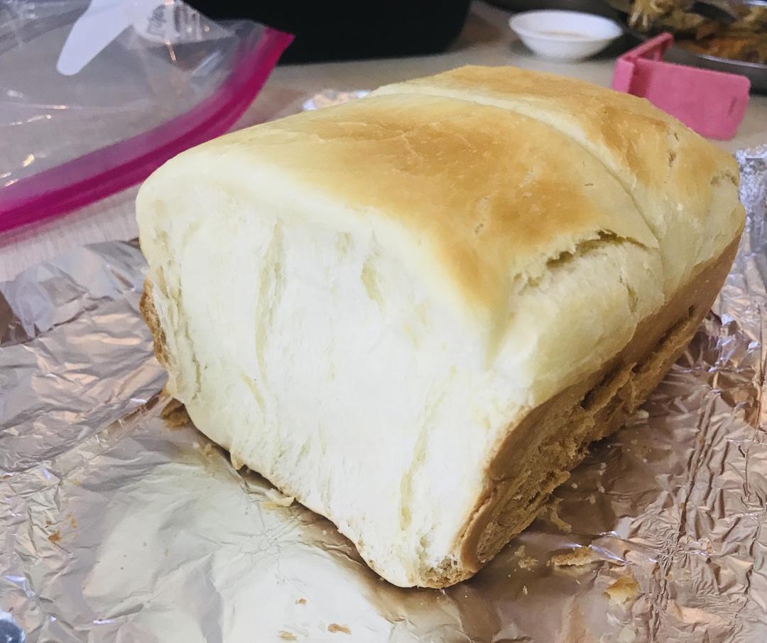 用烤箱自己做面包--手工牛奶吐司面包