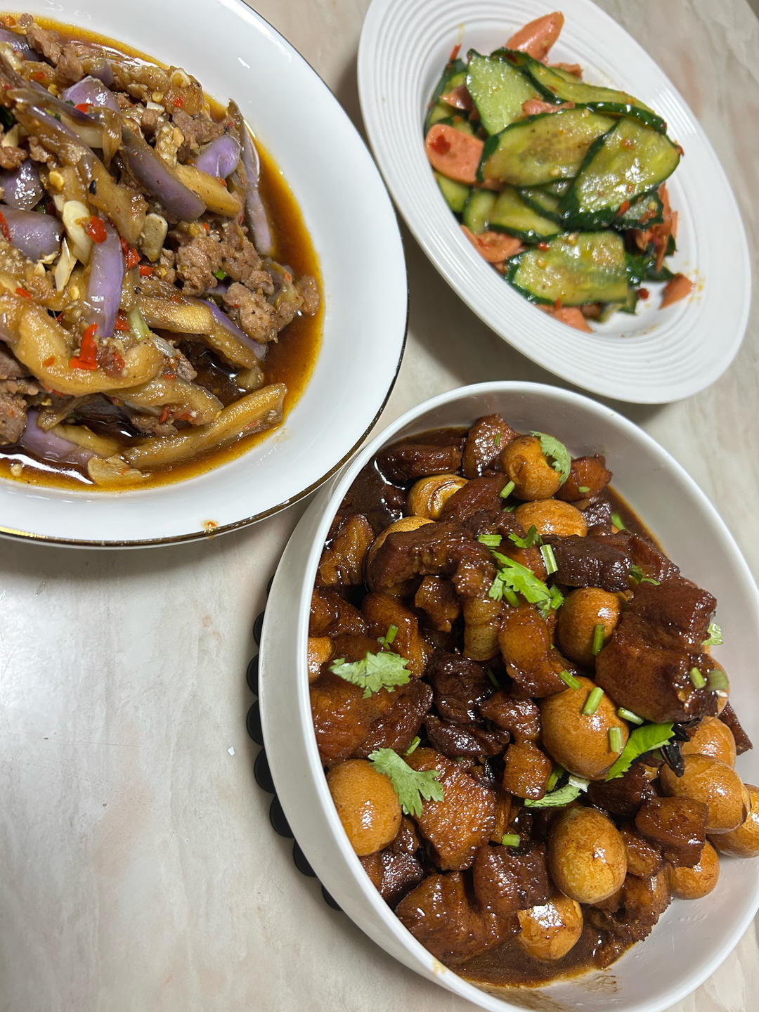 虎皮鹌鹑蛋红烧肉
