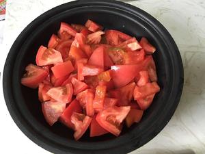 无水无油的番茄咖喱肥牛锅的做法 步骤1