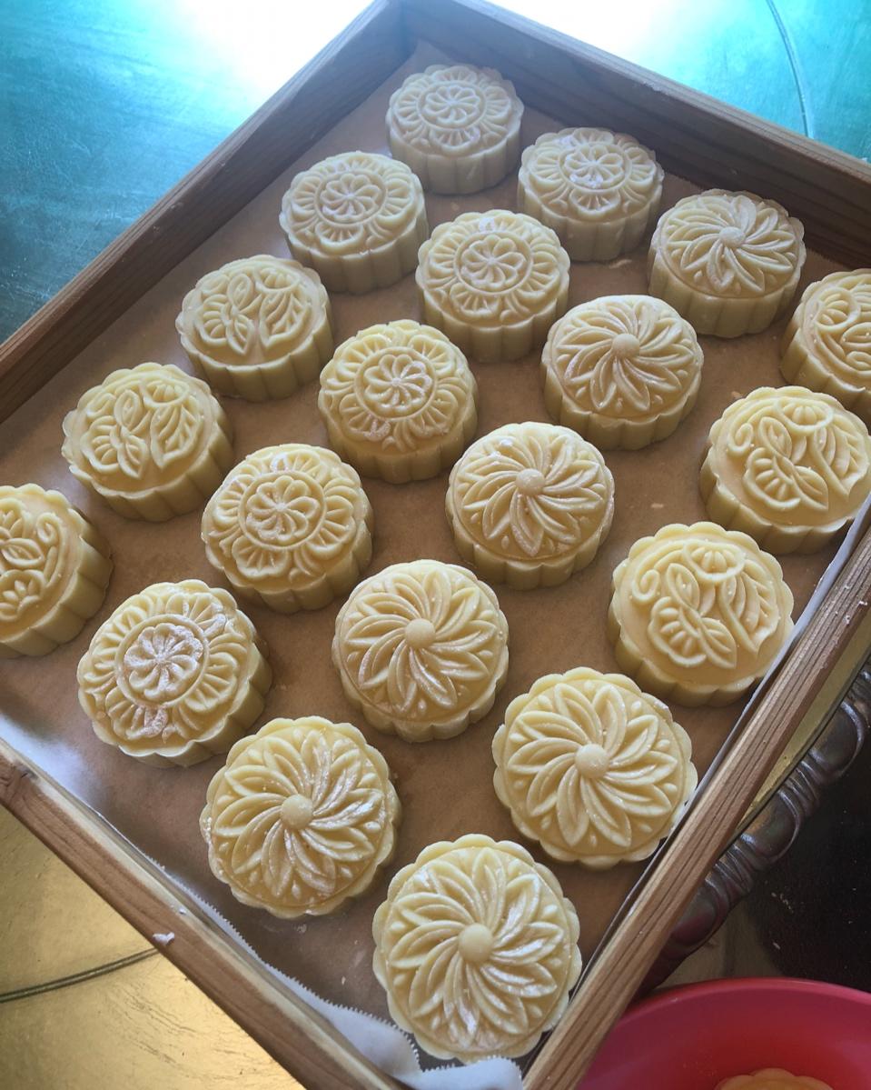 超详细图解版--流心奶黄月饼