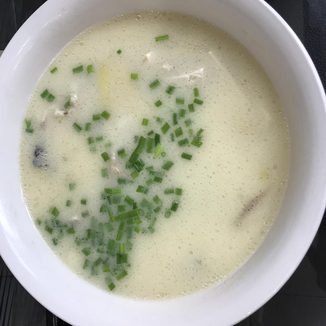 鲫鱼豆腐汤