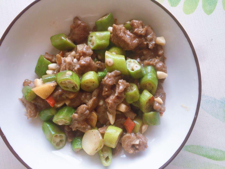 秋葵炒牛肉粒