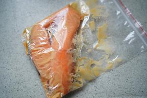 西京烧三文鱼（换鳕鱼也可以）的做法 步骤5