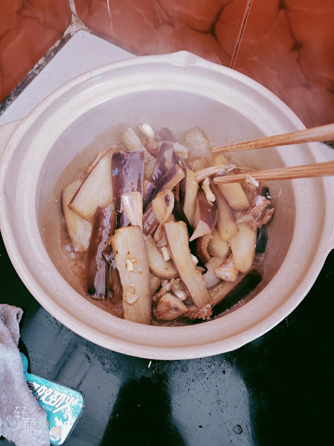 咸鱼茄子煲的做法