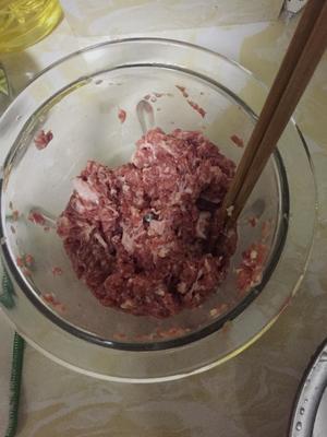 牛肉丸子白萝卜丝汤的做法 步骤2
