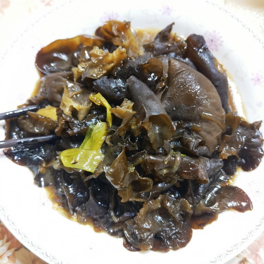 大葱烧木耳