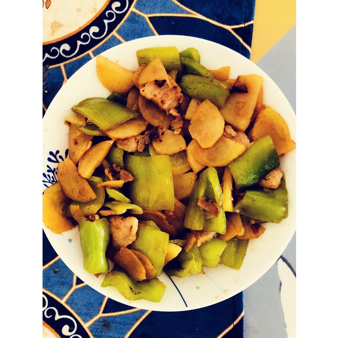 青椒土豆片炒肉