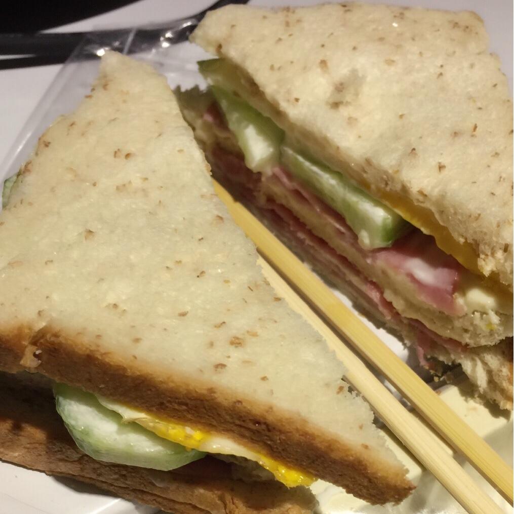 火腿芝士蛋三文治