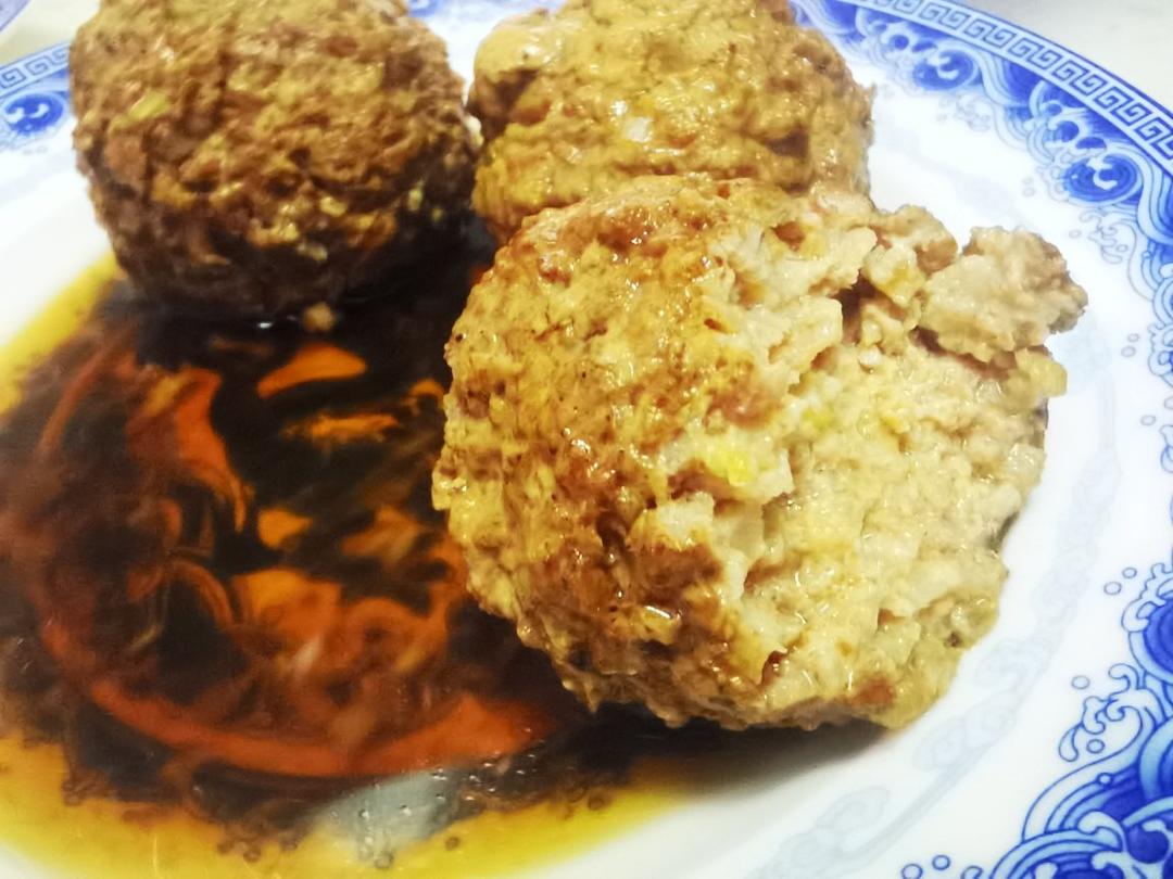 扬州狮子头                              不用油炸只需炖煮
