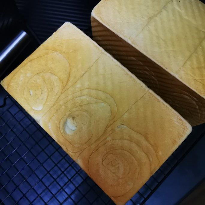 吐司，奶香手撕面包，超级香浓