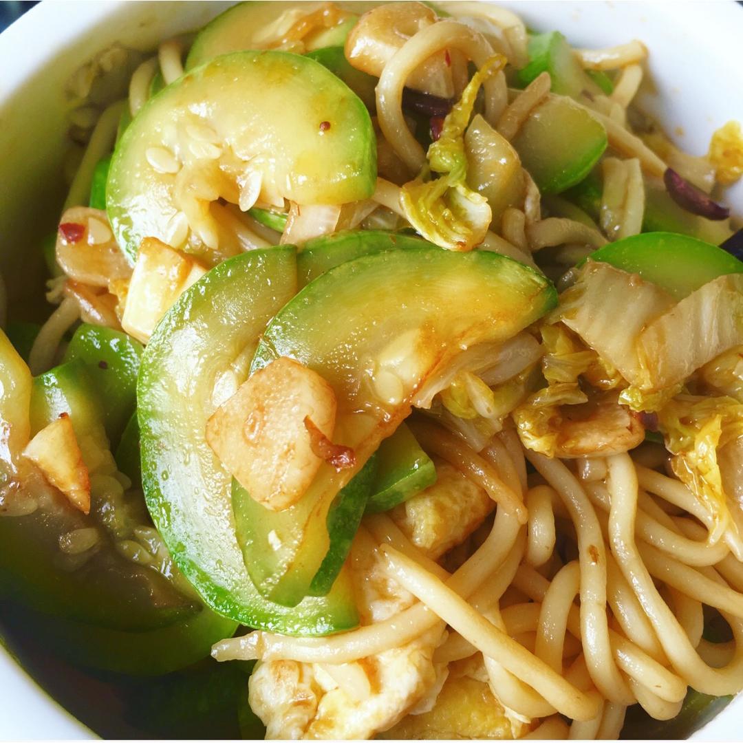 msdudu做的西葫芦番茄烩面