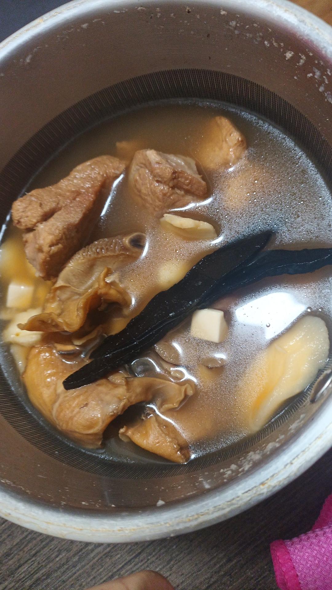 广东靓汤灵芝茯苓汤