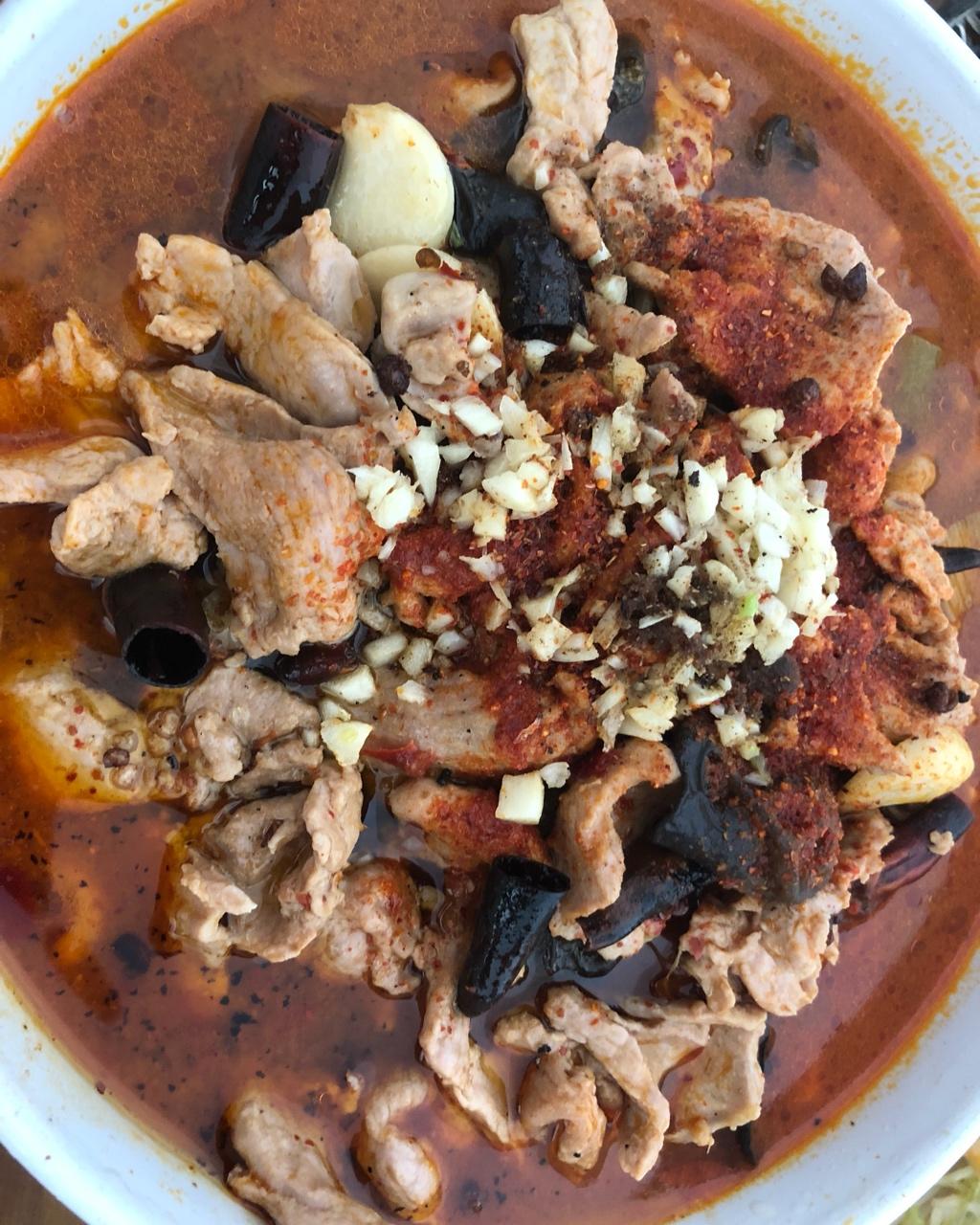水煮肉片：辣椒的盛宴