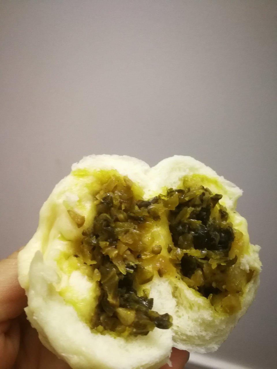 猪肉酸菜馅包子