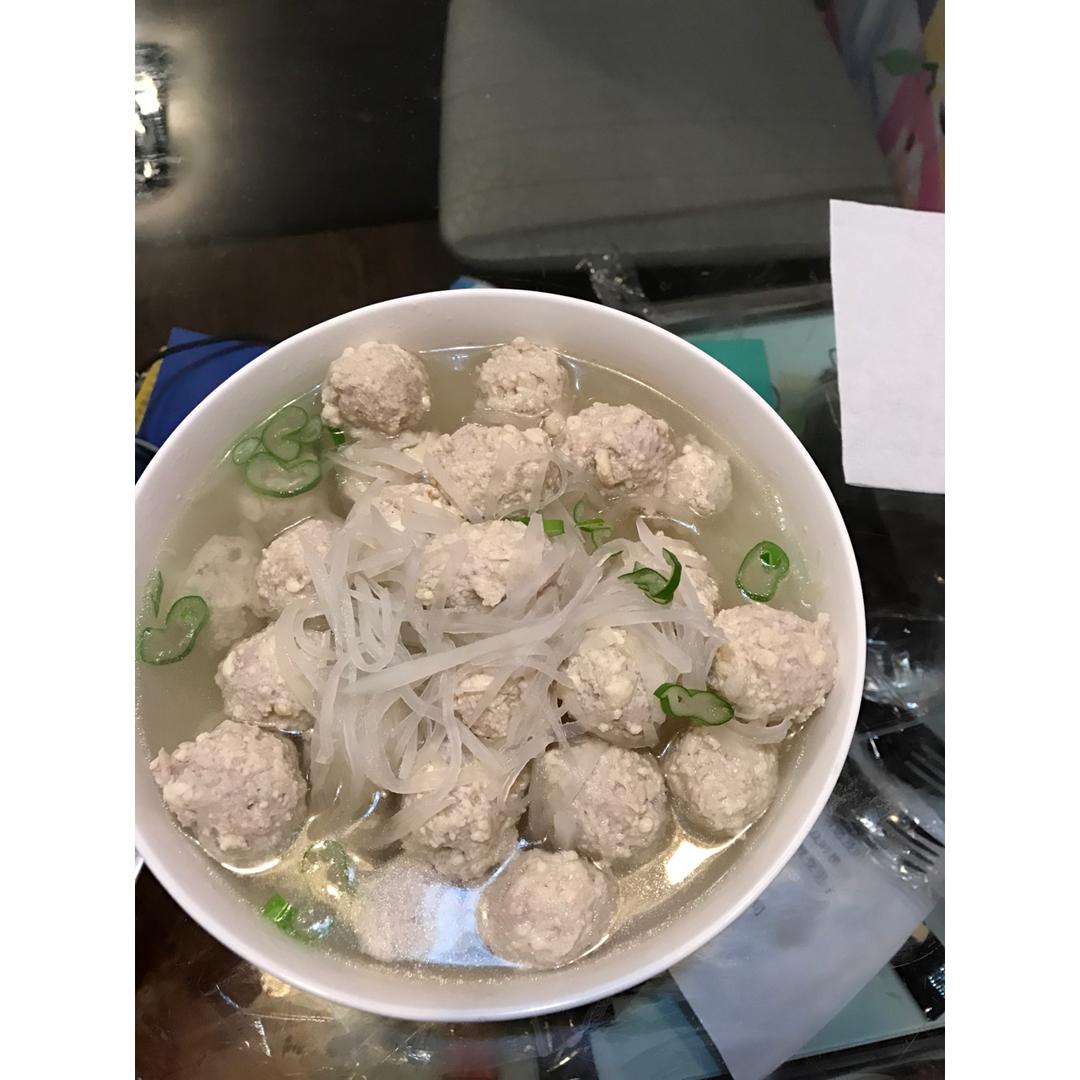 【10分钟系列】白萝卜豆腐圆子汤