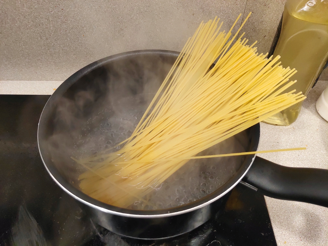 留学生必备主食--番茄肉酱意面🍝的做法 步骤6