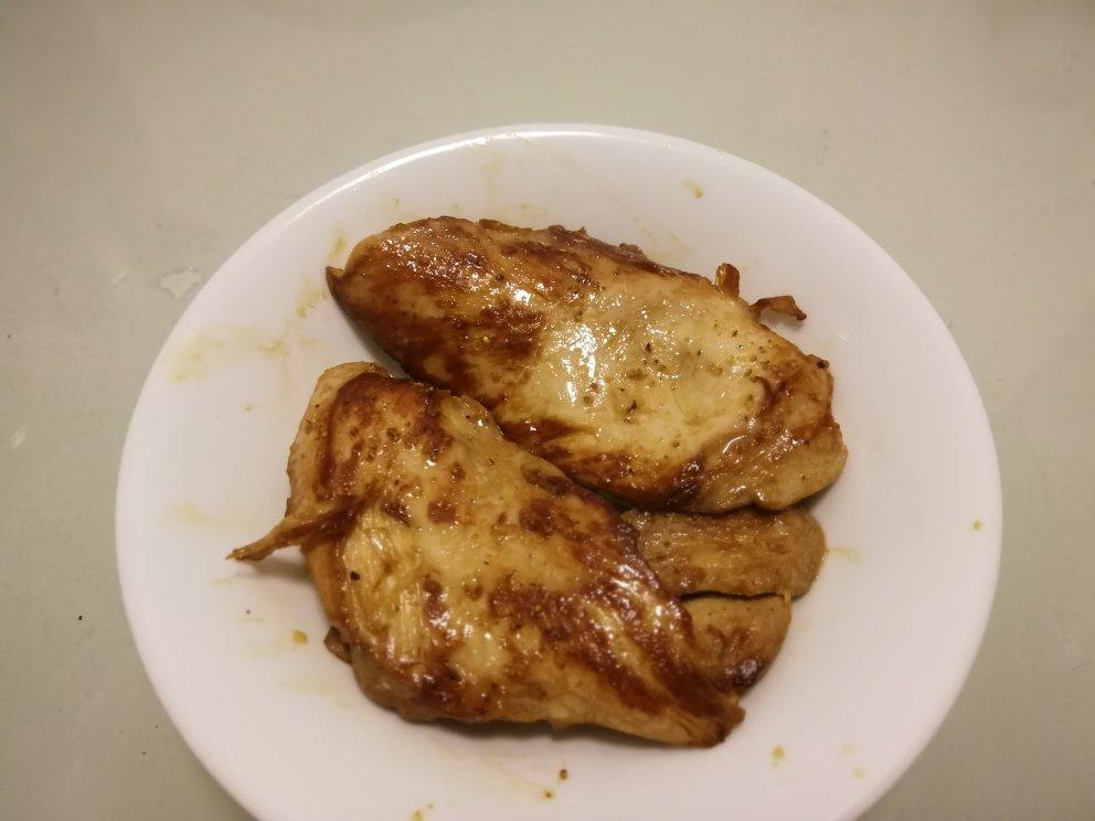 蒜香黑椒鸡胸扒