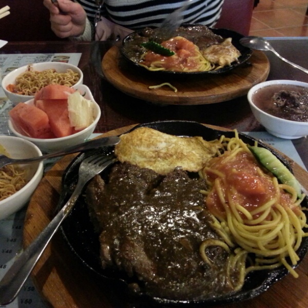 黑椒牛排（配土豆/鸡蛋，意面/蔬菜）