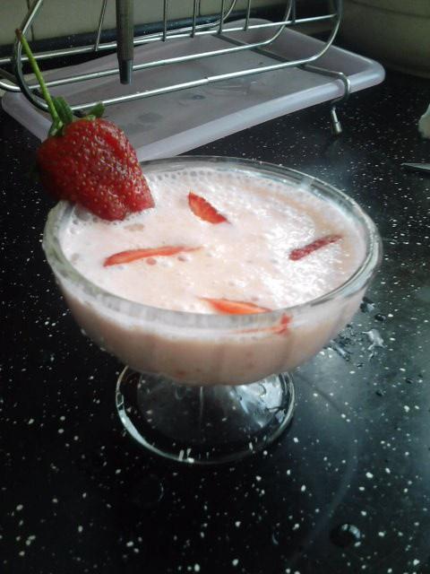 草莓酸奶昔