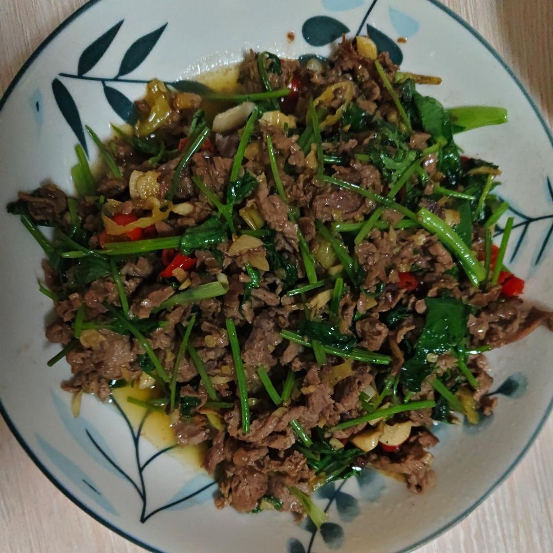 小炒黄牛肉，肉嫩味香！太好吃了简直是米饭杀手！