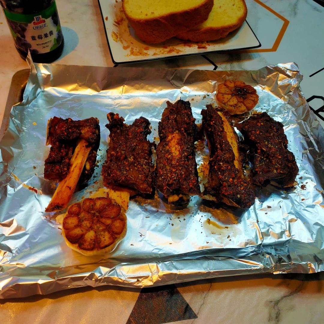 低温慢烤牛肋排（Slow Cooked Beef Ribs）