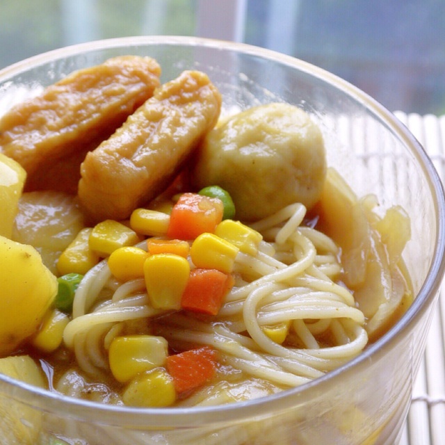 咖喱鱼丸面