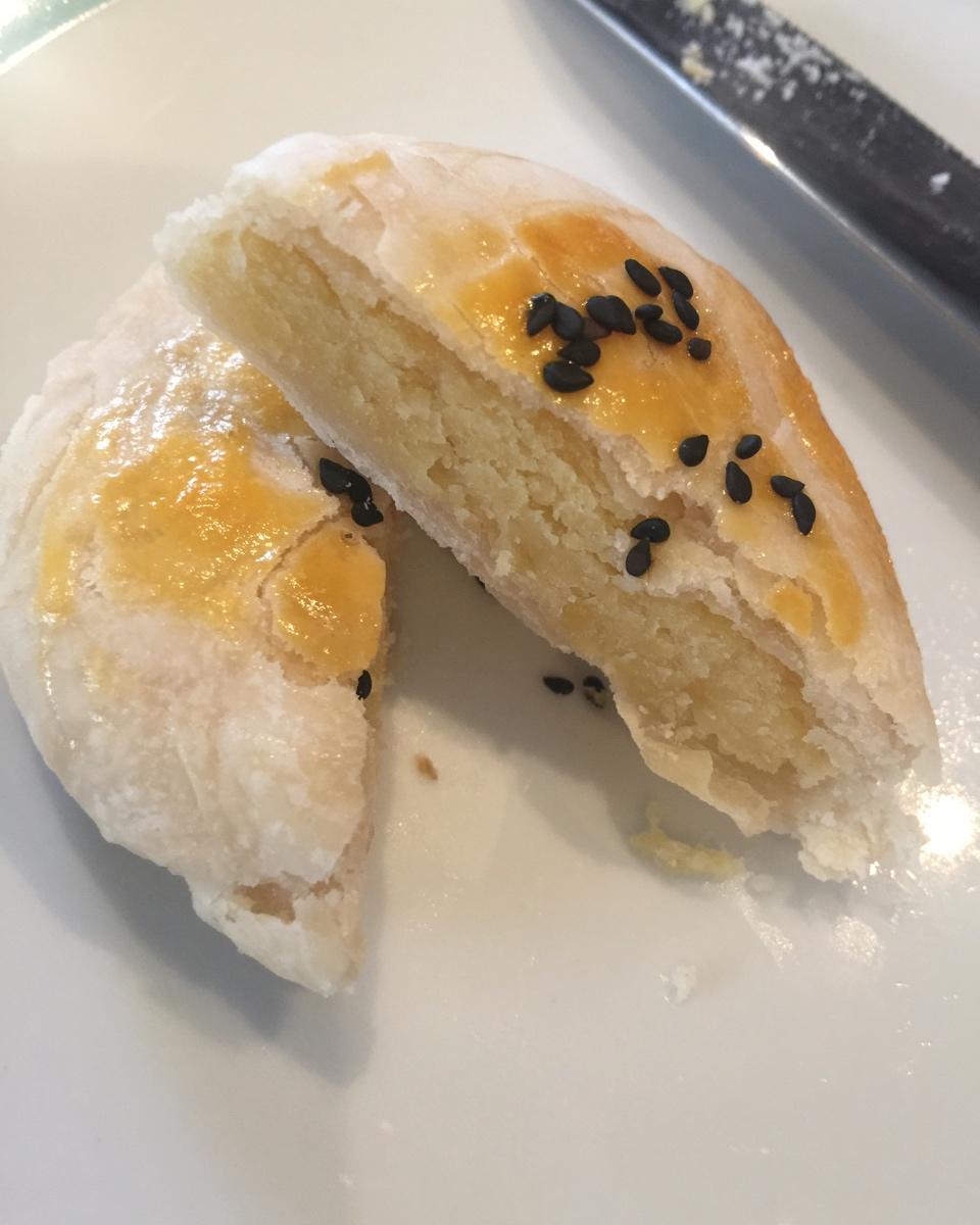 酥掉渣皮 内馅细腻 | 酥皮绿豆饼
