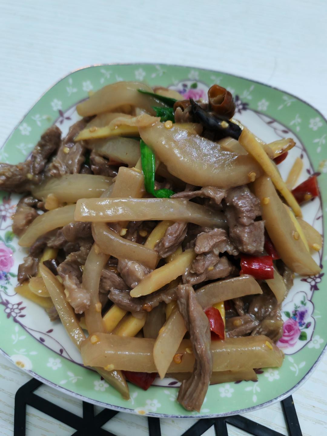 酸萝卜炒牛肉