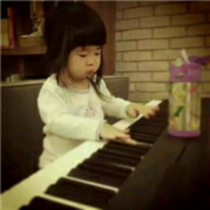 叮当猫吃铜锣烧