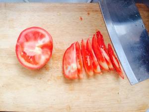 简单早饭西红柿鸡蛋挂面的做法 步骤1