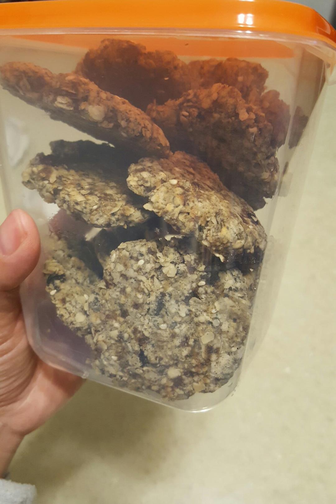 素食:有机燕麦芝麻大饼干