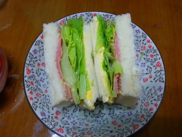 鸡蛋三明治