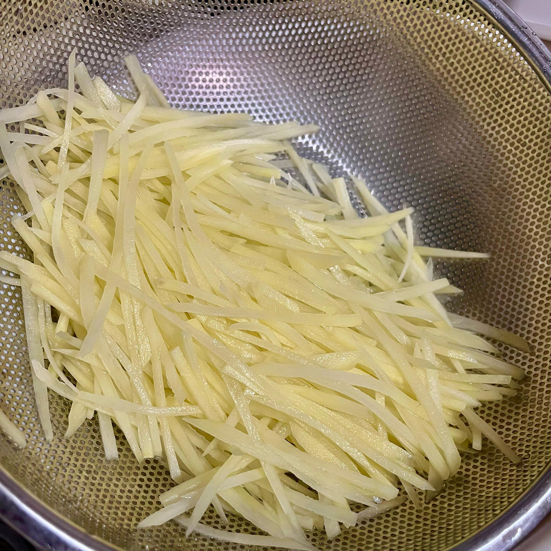 酸辣土豆丝的家常做法 超级下饭