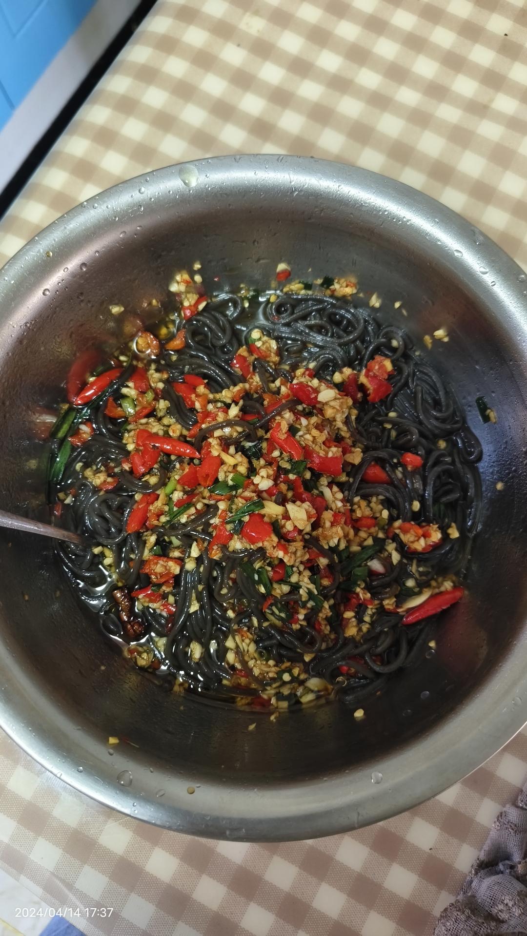 酸辣蕨根粉！