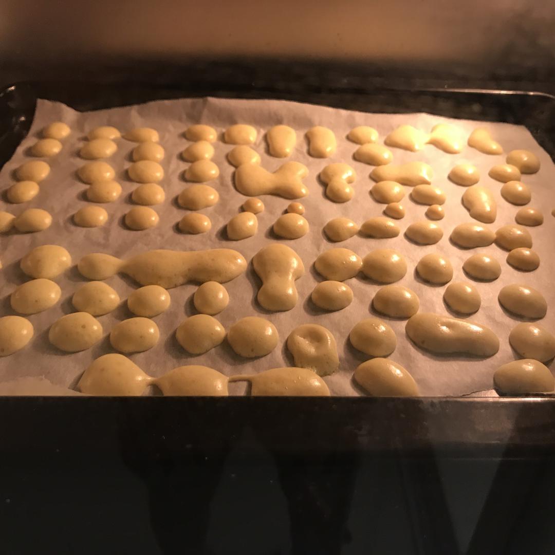 入口即化的无添加蛋黄溶豆