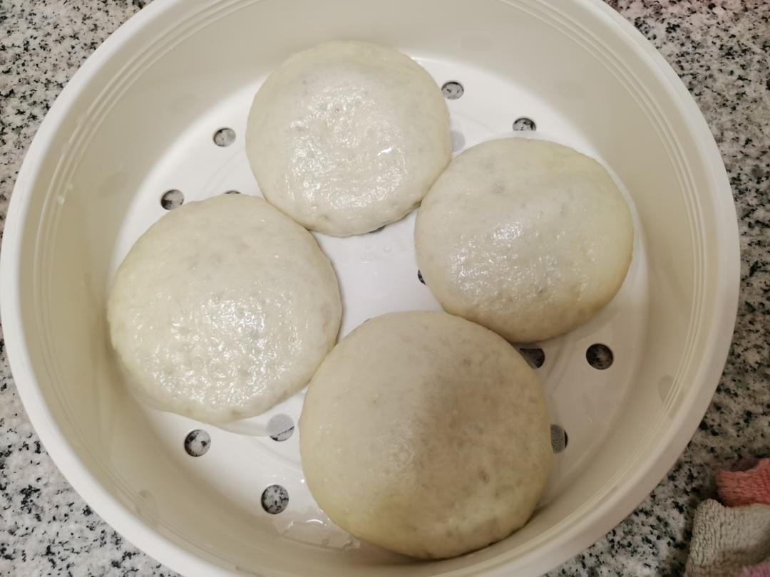 暄软可口的豆沙包