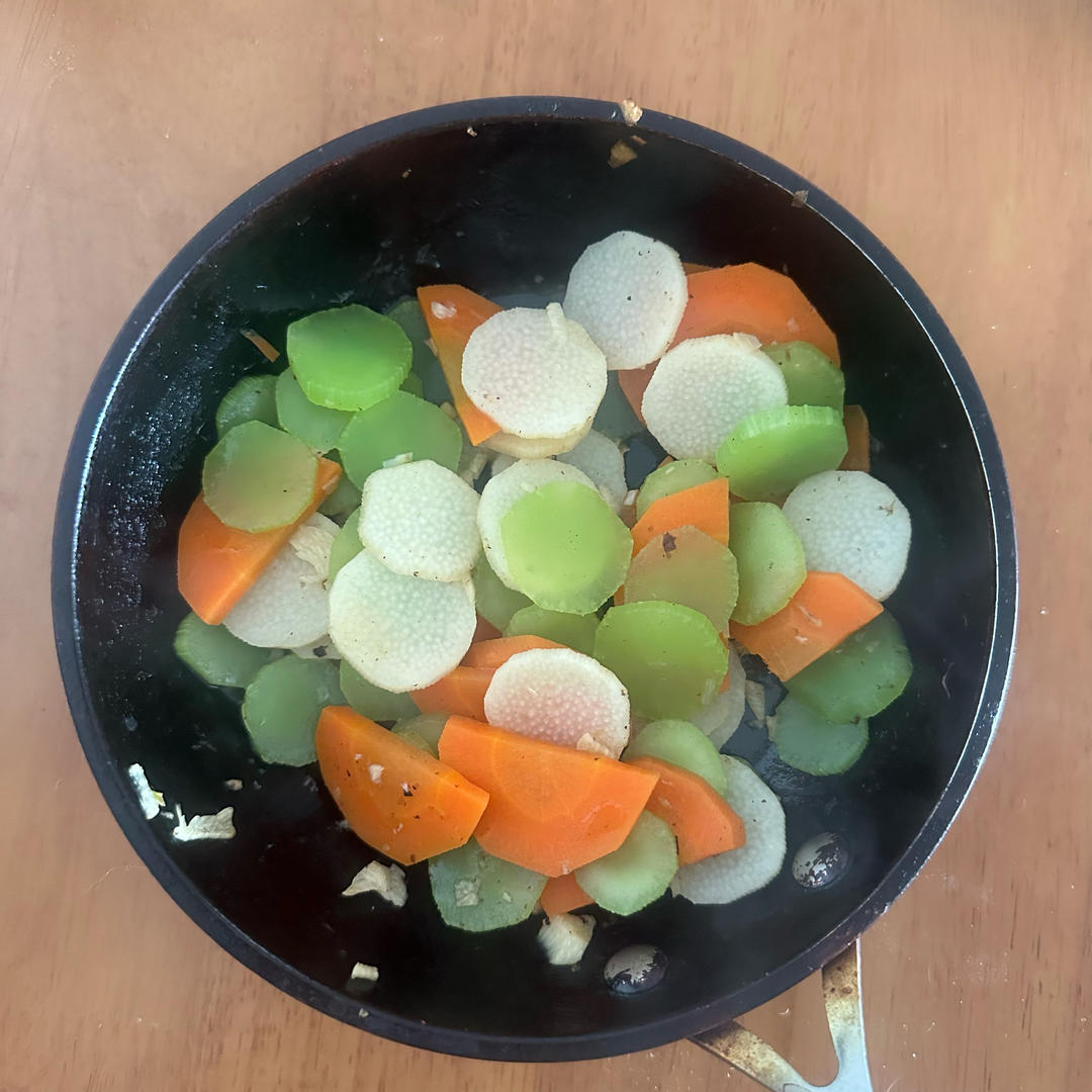 莴笋胡萝卜炒山药（色味俱全的妙哉组合）