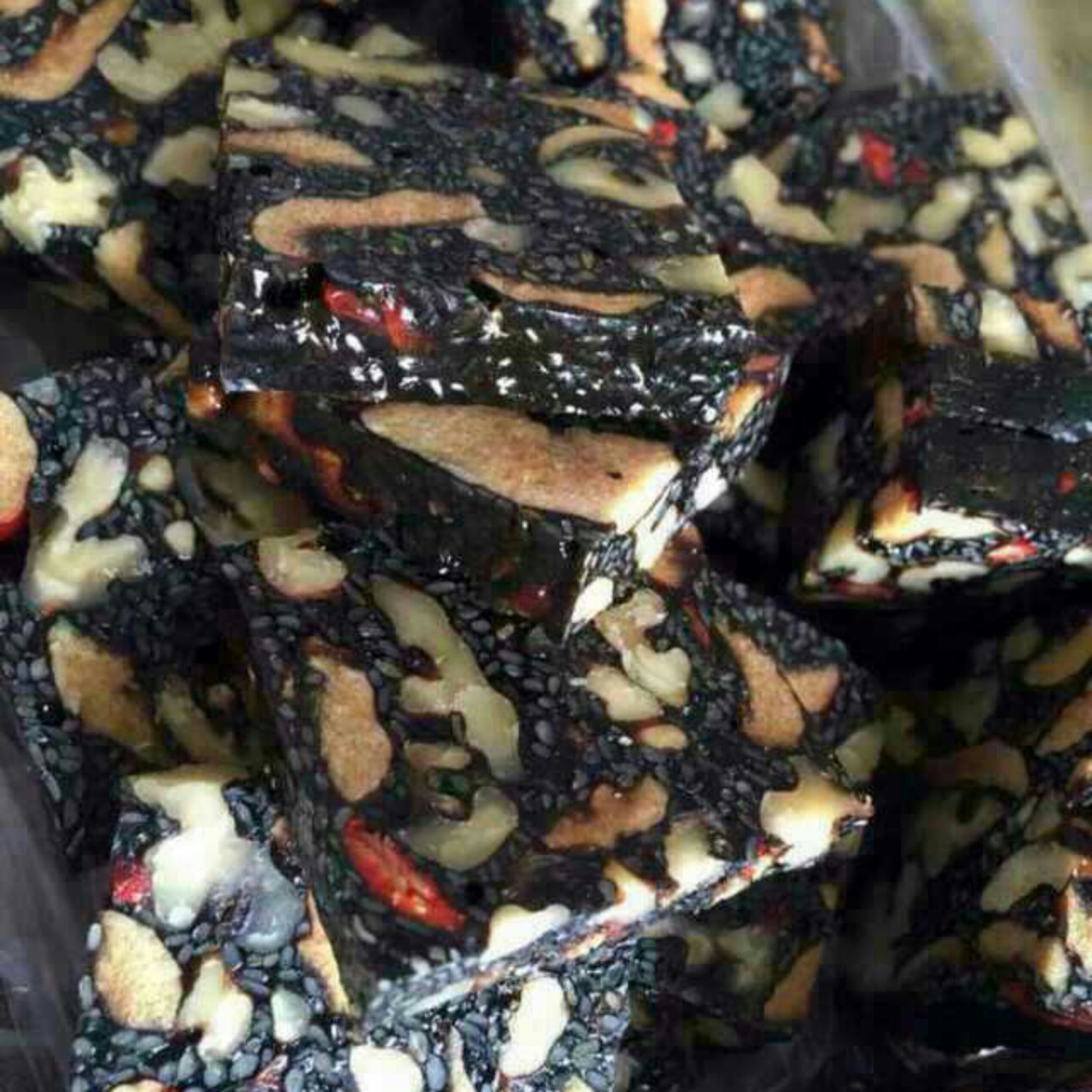 东阿阿胶制作阿胶糕